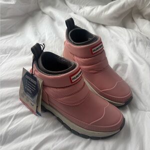 Hunter Snow Rain Boot Women’s Size 6 Insulated Waterproof Low Ankle Pink Quartz